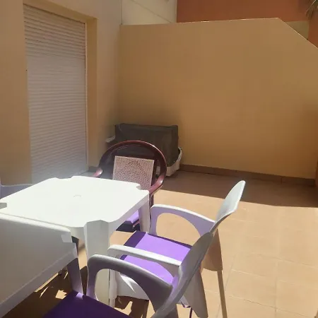 Apartamento Coqueto Con Terraza Y Cerca De La Piscina Comunitaria Y De La Playa! Apartment *