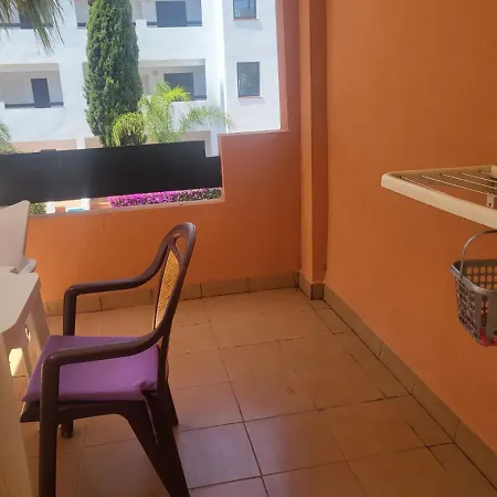 Apartamento Coqueto Con Terraza Y Cerca De La Piscina Comunitaria Y De La Playa! *
