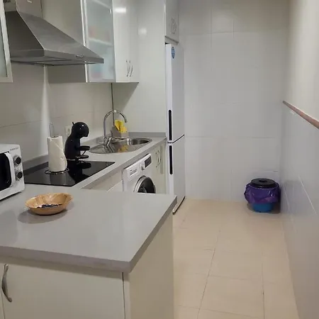 Apartamento Coqueto Con Terraza Y Cerca De La Piscina Comunitaria Y De La Playa!