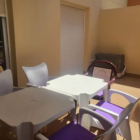 Apartamento Coqueto Con Terraza Y Cerca De La Piscina Comunitaria Y De La Playa! Apartment *