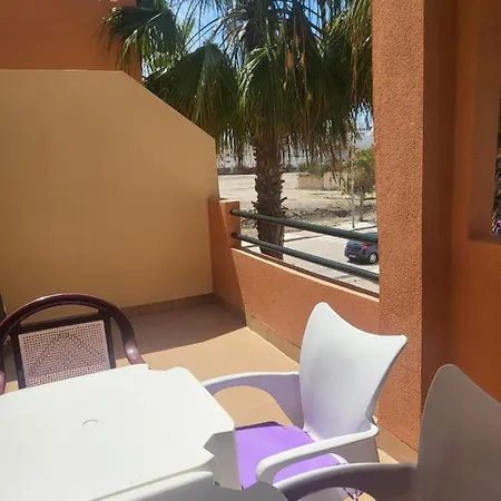 Apartamento Coqueto Con Terraza Y Cerca De La Piscina Comunitaria Y De La Playa! Apartment