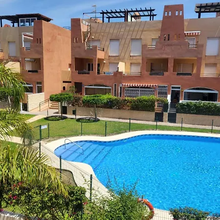 Apartamento Coqueto Con Terraza Y Cerca De La Piscina Comunitaria Y De La Playa! Apartment